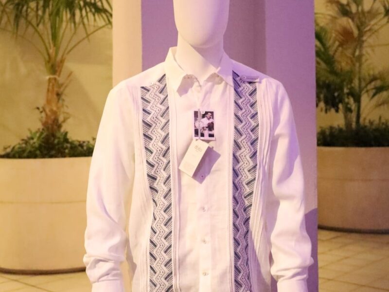 Día de la Guayabera con exposición en Mérida