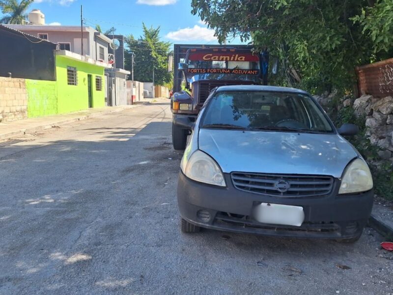 Operativo en Juan Pablo II libera calles de vehículos abandonados