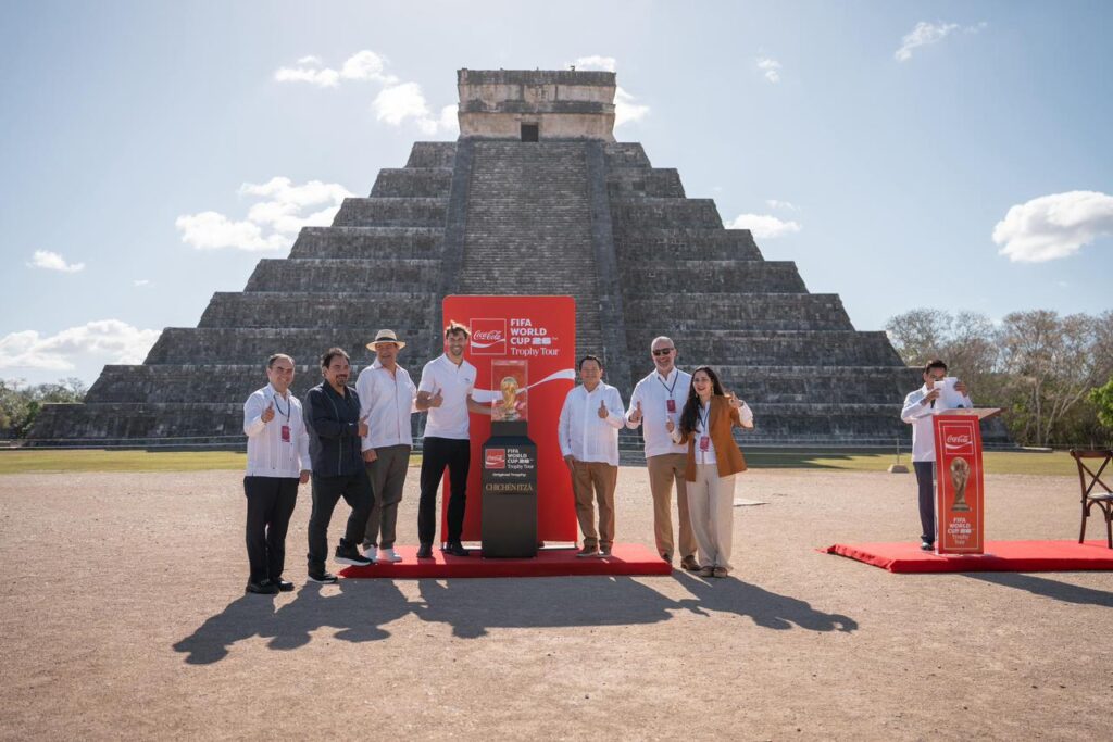 El "Corazón del Mundo Maya" recibe la Copa del Mundo