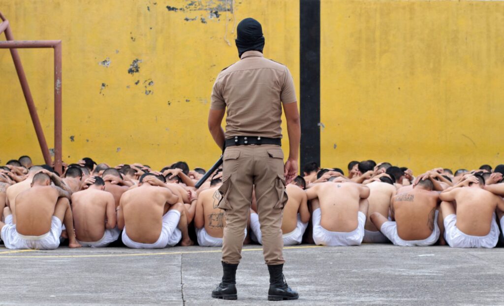 El Salvador inicia juicio histórico contra 492 líderes de la Mara Salvatrucha