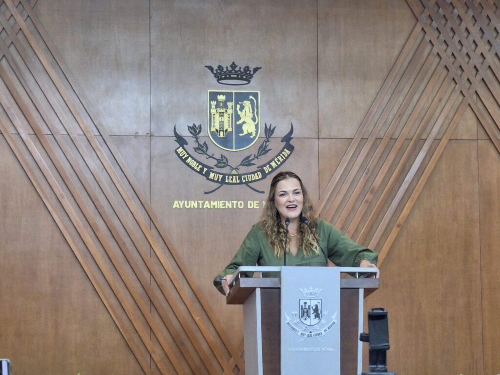 Cecilia Patrón anuncia inversión histórica de 140 MDP en vivienda