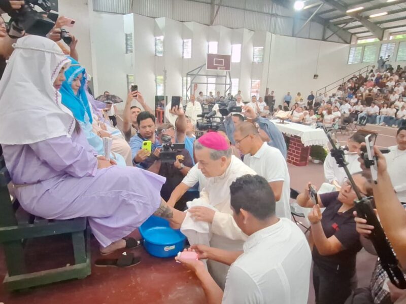 Arzobispo de Yucatán conmemora 11 años con misa en el CERESO