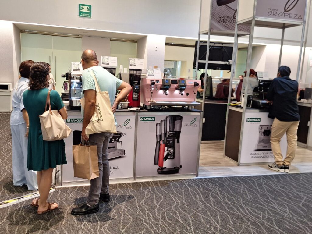 El Centro de Convenciones Siglo XXI recibe la industria de café nacional