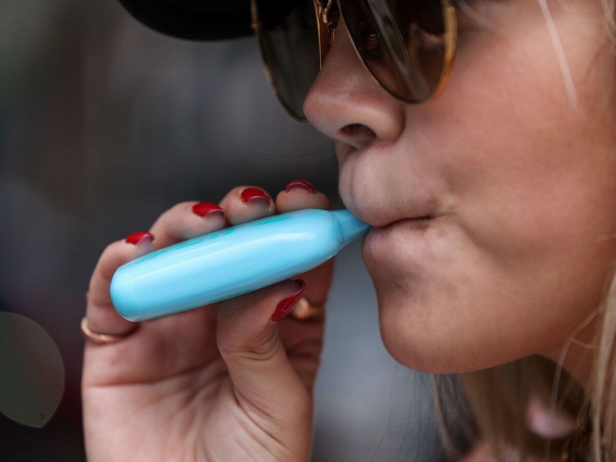 Advierten riesgos del vapeo entre jóvenes en Yucatán