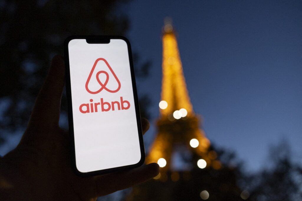 Airbnb incorporará hoteles y alquiler de autos en su plataforma