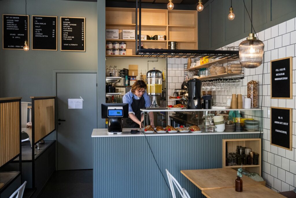 Inauguran una cafetería experimental gestionada por inteligencia artificial