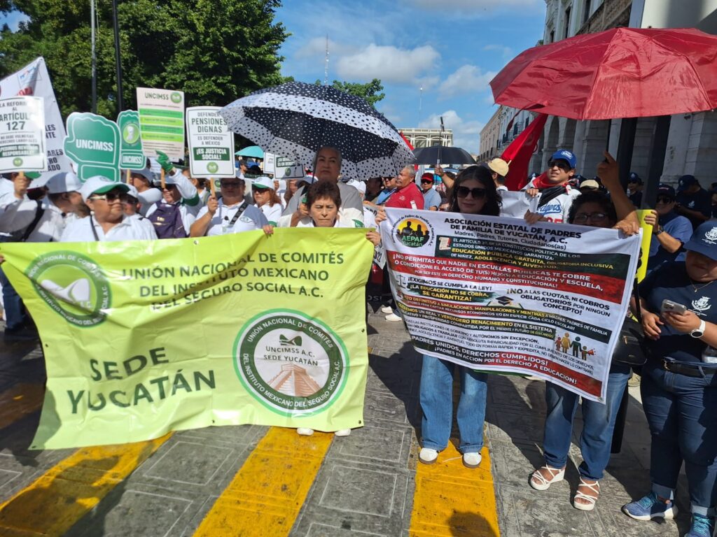 Miles de trabajadores marchan en Mérida para exigir mejores condiciones