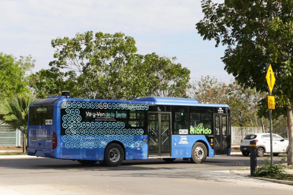 Circuito Metropolitano busca normalizar servicio tras paro de operadores