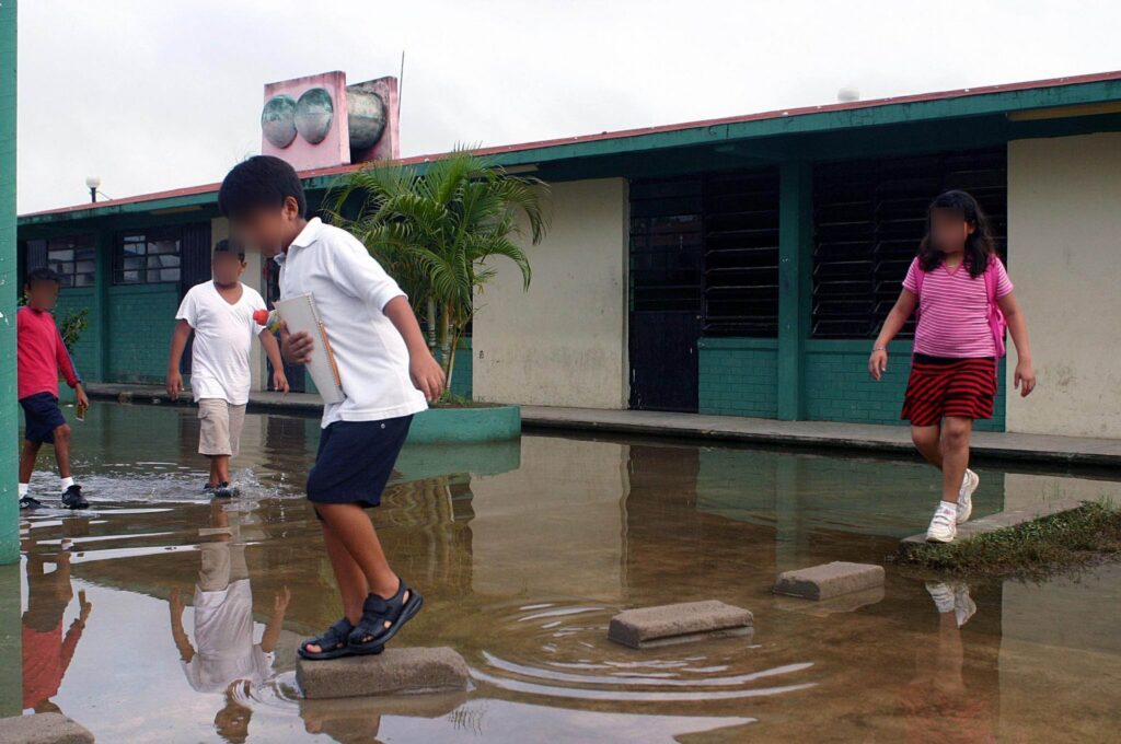 Segey suspende clases en Yucatán por fuertes lluvias