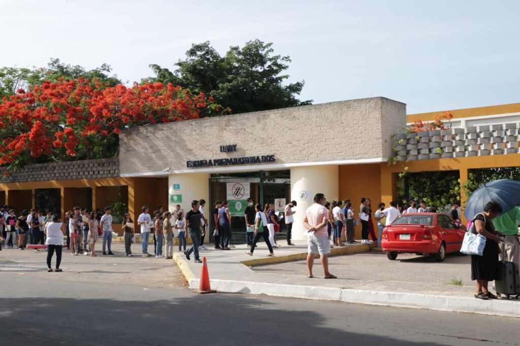 UADY planea creación de la "Prepa 4"