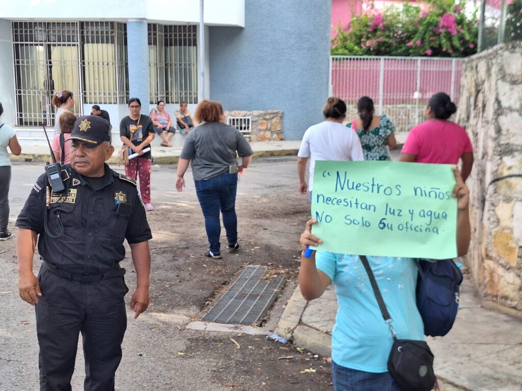 Denuncian falta de luz en la escuela Rodolfo Menéndez de la Peña
