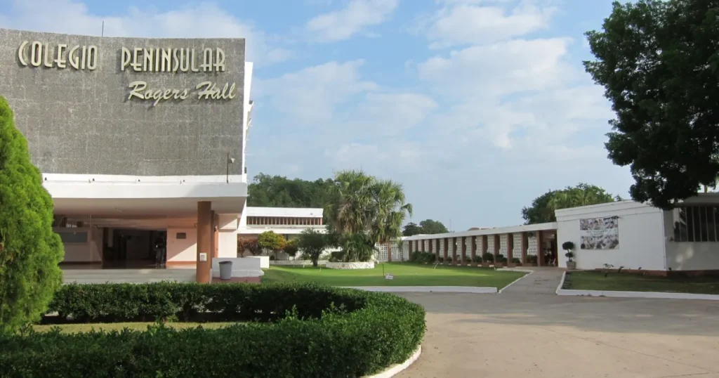 Trabajador muere al caer de un andamio en colegio Rogers Hall