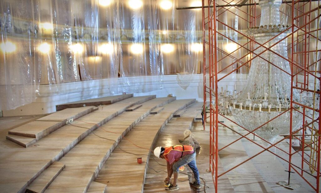 Restauración del Teatro José Peón Contreras se extenderá dos años más