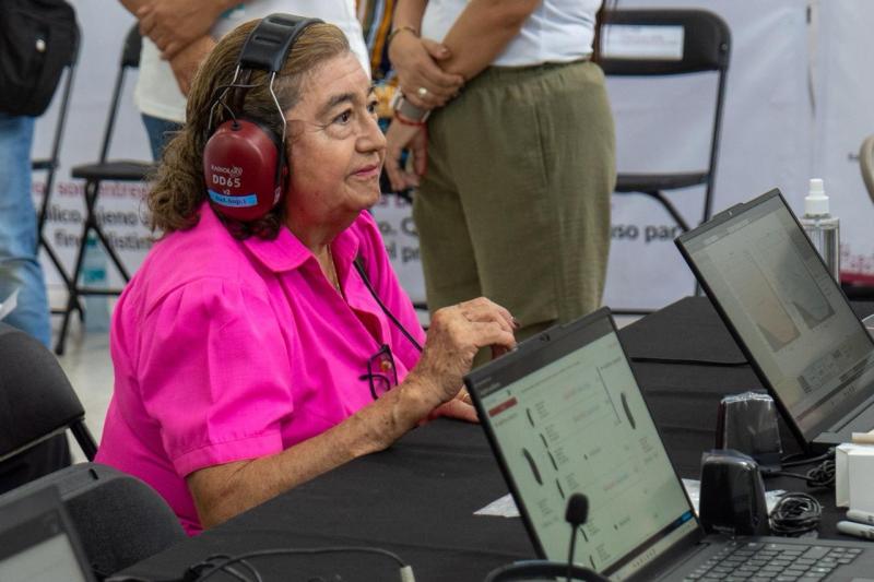 Más de mil 200 yucatecos recibirán aparatos auditivos gratuitos
