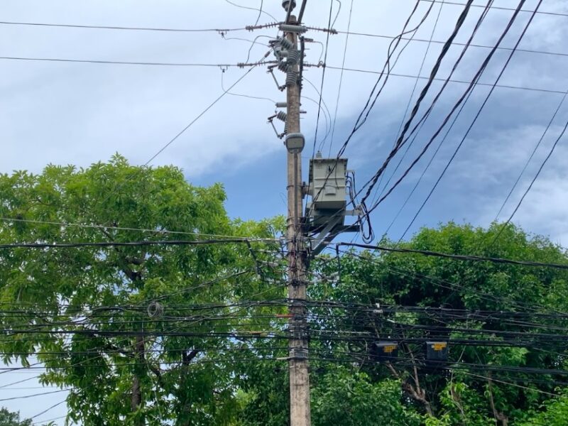 Mérida inicia acciones para ordenar cables y reducir riesgos en calles