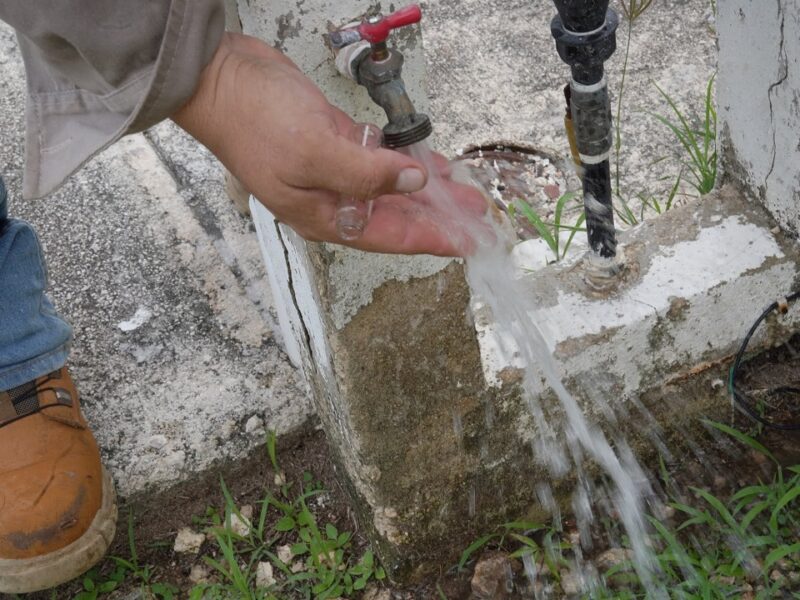 Sarro en tuberías afecta la presión del agua en Mérida