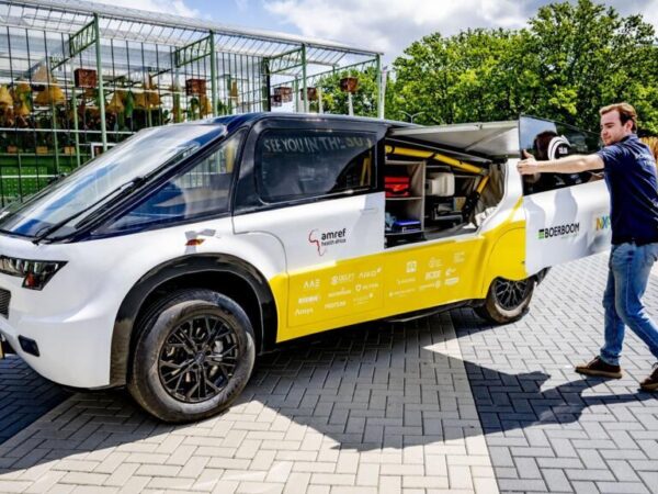 Desarrollan ambulancia solar con autonomía de 715 kilómetros