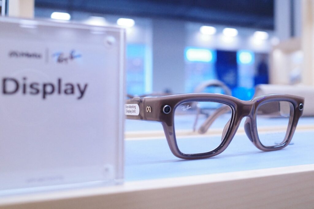 Lentes de Meta son prohibidos por los cines, el ICE y bares