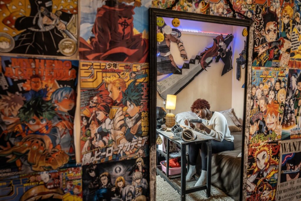 Cosplay en Kenia crece con atuendos hechos con reciclaje