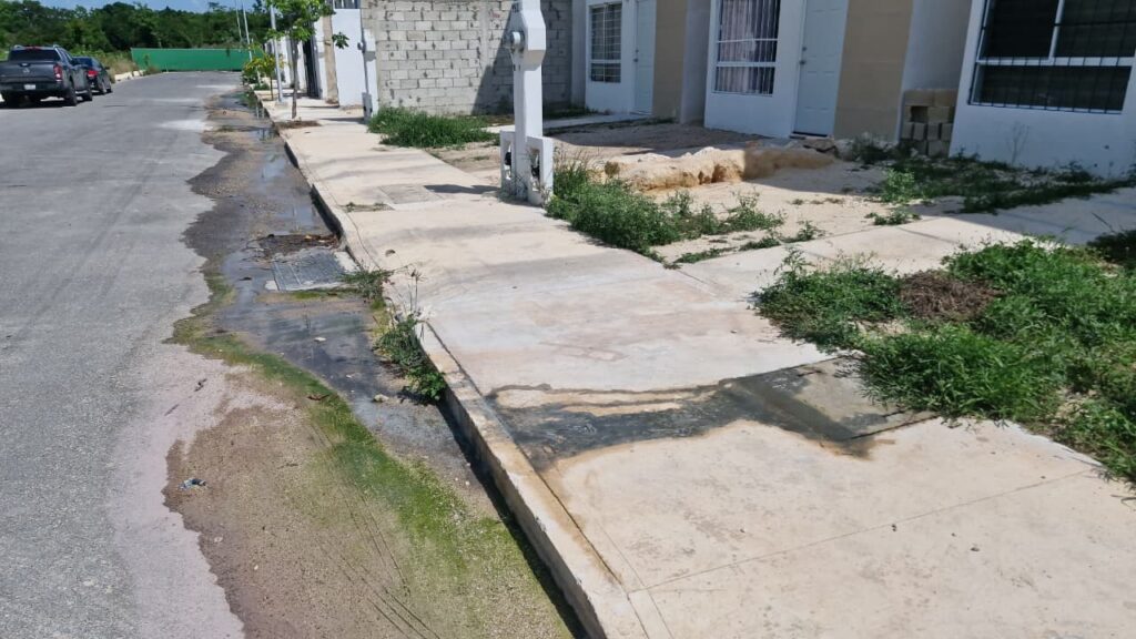 Vecinos de Ciudad Caucel denuncian desbordamientos sanitarios