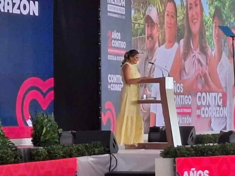 Entre banderines y anuncios de obra, Cecilia Patrón rinde informe en Dzityá