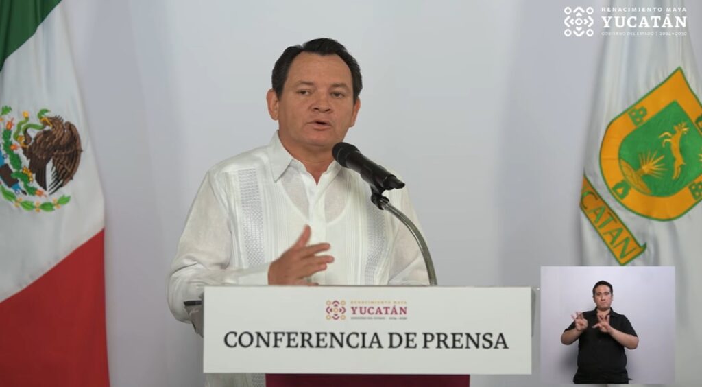 Díaz Mena pide "ponerse la camiseta" a enfermeros del O’Horán tras protesta